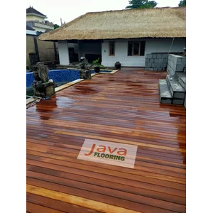 Lantai Kayu Parket Decking Outdoor Kolam Renang 
