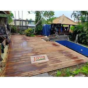 Lantai Kayu Parket Decking Outdoor Kolam Renang 