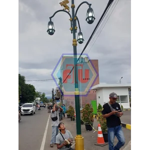 Tiang Lampu Taman Cabang 3
