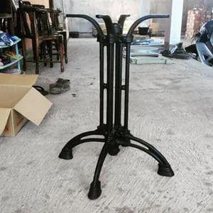 Meja Antik Material Cast Iron