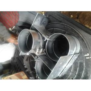 Gantungan Pipa Untuk Deck Drain Terbuat Dari Baja