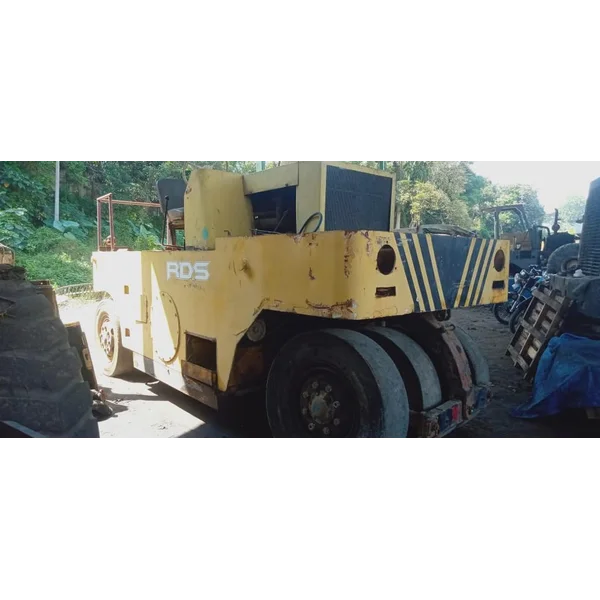 Jasa Rental Alat Per Jam Pneumatic Tire Roller (Ptr)