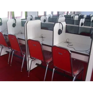 Meja Komputer Lab Bahasa