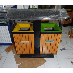 Garden Trash Bin / Receptacle