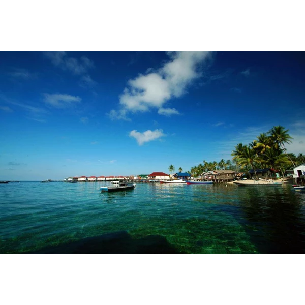 Paket Open tour Hemat Pulau Derawan By Toko Travel Package Indonesia