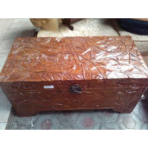 Kerajinan Kayu Peti Ukir 