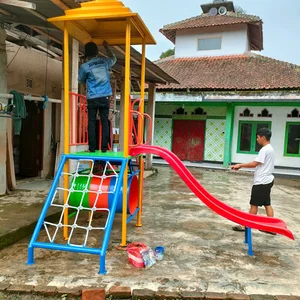 Perosotan Anak perosotan + rumah cumi
