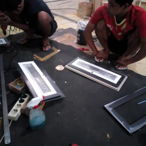 Kasa Nyamuk Frame Ventilasi Karbon Putih