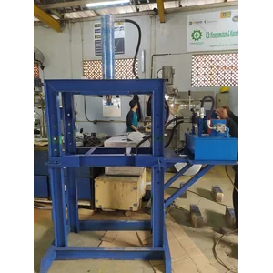 Mesin Press Hidrolik Mesin Custom Mesin Industri 