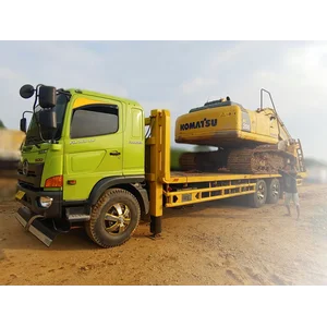 Tronton Self Loader Jasa Angkutan Berat
