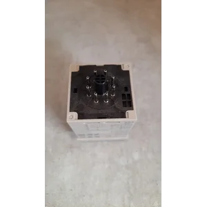 Timer Omron Type H3CR-A8E 8Pin 220VAC 