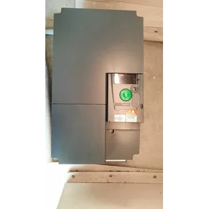 Inverter Merk Schneider Type ATV310HD18N4EF 
