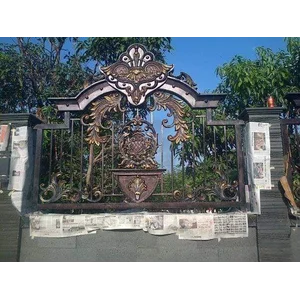 Pagar Besi Balkon Dan Rolling Ornamen Classic 