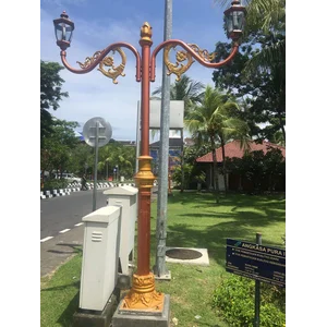 TIANG LAMPU TAMAN KLASIK/ANTIK