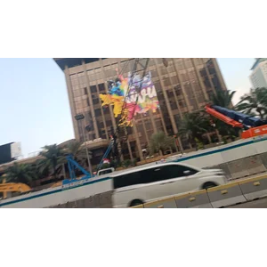 Wallpaper Dan  Reklame Outdoor Untuk Branding