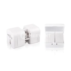 Universal Travel Adapter Warna Putih