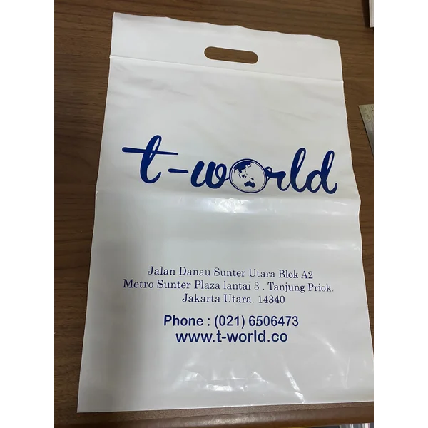 plastik klip oval warna putih
