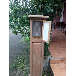 Lampu Taman Kayu Jati 25X25x115 (Cm) 