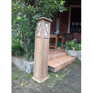 Lampu Taman Kayu Jati 25X25x115 (Cm) 