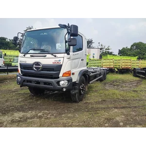 Truk Kargo Hino Ranger FL 280 JW 6x2 Euro 4 dengan tenaga besar