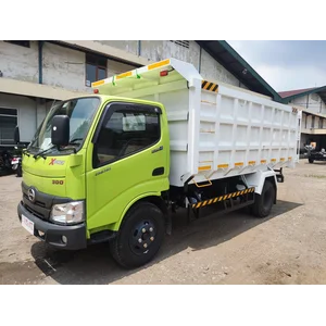 Dump Truck Hino Dutro 136 HDX Euro 4 kapasitas 5m3 – 8m3