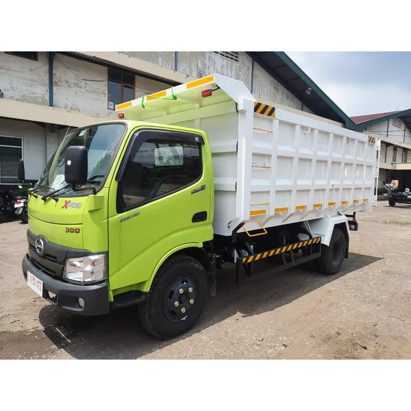 Dump Truck Hino Dutro 136 HDX Euro 4 kapasitas 5m3 – 8m3