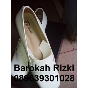 Sepatu Perawat Wanita