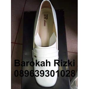 Sepatu Perawat Wanita