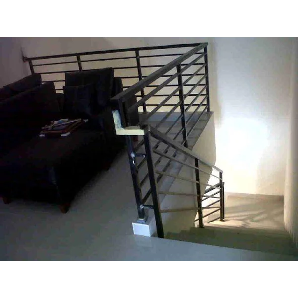 Railing Besi Minimalis