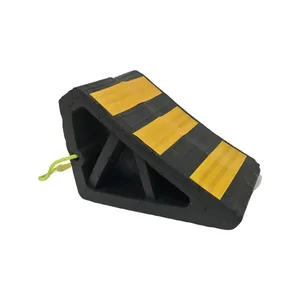 Wheel Chock Besar / ganjalan mobil L250 x W250 x H19mm