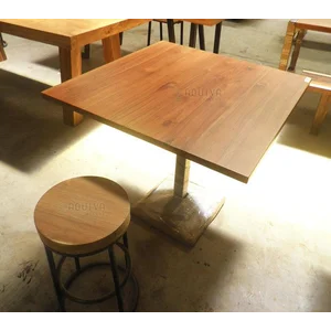 meja kursi restoran