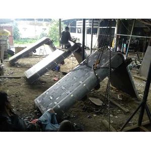 Frontal Frame Perlengkapan Fender Laut