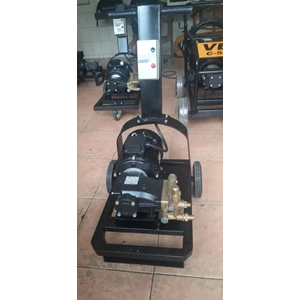 Water Jet Cleaning Pump 200 Bar - Pumps With Electric Flange Motor
