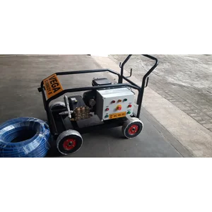 Hydrotest pump 500 bar - was created in the Leuco S.p.A