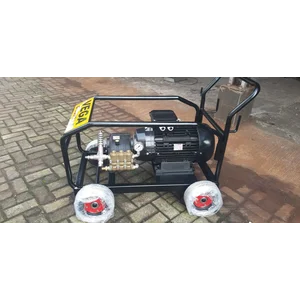 500 bar Hydrotest Pump - was created in the Leuco S.pA