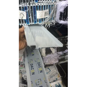 Aluminium Spandrel Warna Putih Ukuran 6M x 10Cm x 1Mm