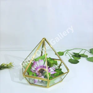 Terrarium / Ring Box / Hantaran Seserahan / Kotak Cincin / Hantaran Pyramid Segi 6 Kaca Bening Kuningan Emas