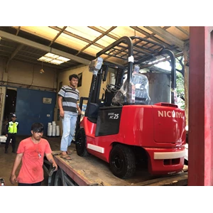  Truk Forklift Nichiyu