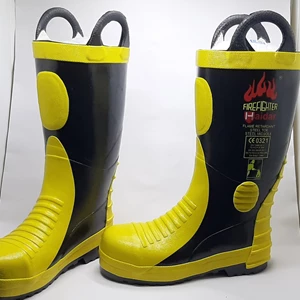 Sepatu Safety Boot Pemadam Merk Harvix