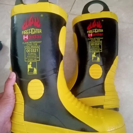 Dari Sepatu Safety Boot Harviks Pemadam Kebakaran   4