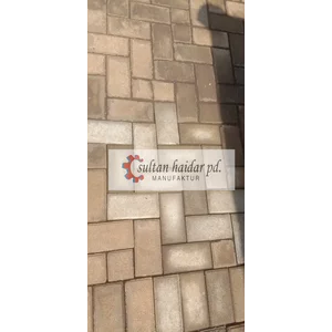 Paving Block ukuran 20 cm X 6 cm