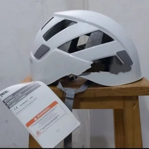 Helm Safety Petzl Warna Putih