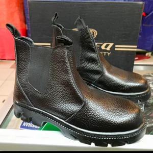 Sepatu Safety Proyek Durea Tinggi Depan Baja 
