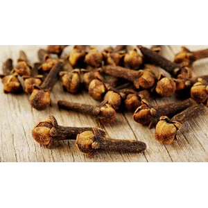Rempah Cengkeh Kering Dan Utuh