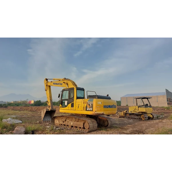 Sewa Excavator PC200 By PT. Anugrah Sarana Abadi Asa
