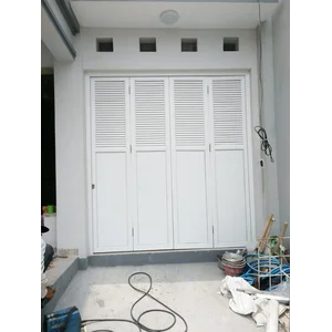 pintu garasi dan pintu utama upvc kends conch