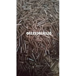 Wood pelets bahan bakar alternatif dan alas kandang briket kayu
