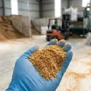 Bungkil Inti Sawit - Halus Palm Kernel Meal PKM Solvent Extraction PT KPM