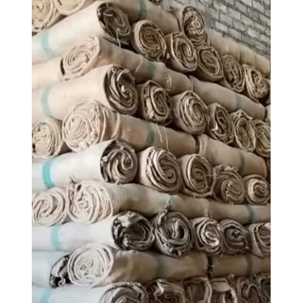 Karung goni warna coklat bekas serbaguna