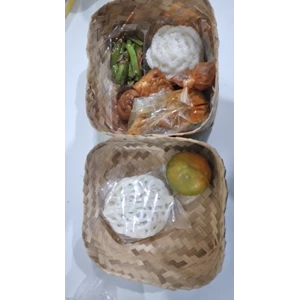 Complete Rice Besek Package with Fruit and Crackers